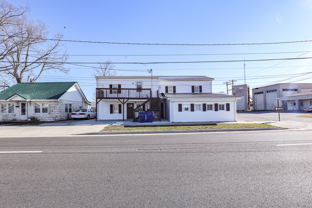 613 Poplar St in Benton, KY - Building Photo