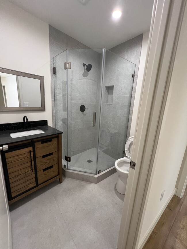 11104 Oxnard St, Unit 11104 Oxnard street in North Hollywood, CA - Building Photo - Building Photo
