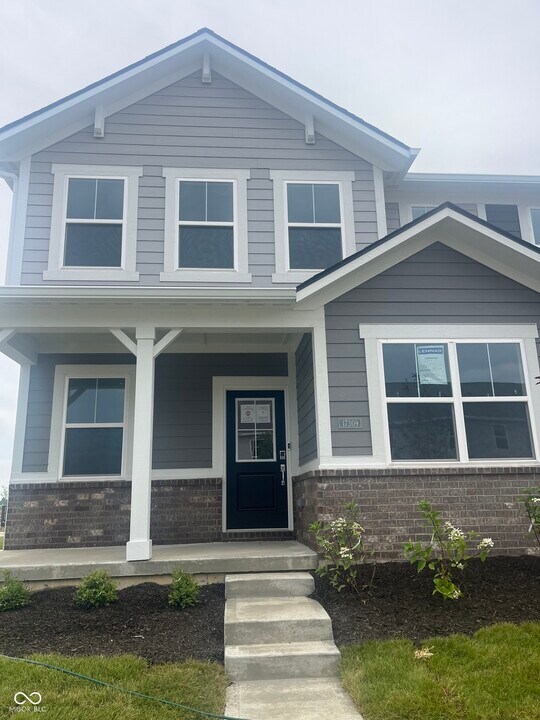 17325 Wellburn Dr in Westfield, IN - Building Photo