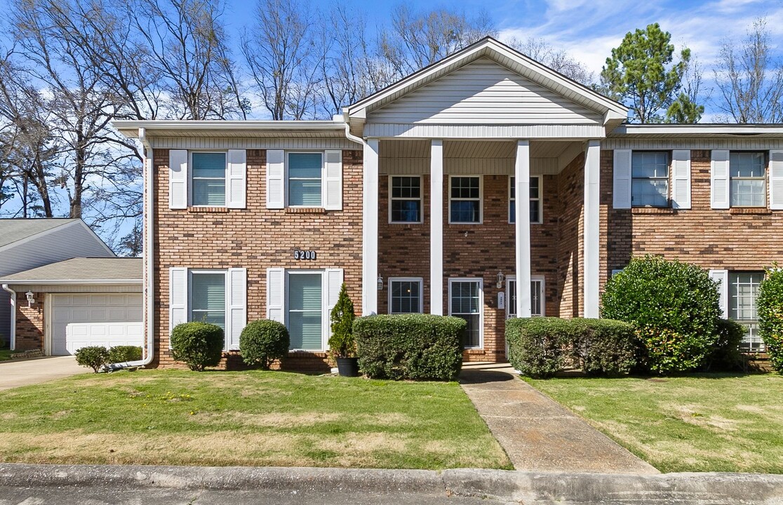5202 Woodland Trce in Tuscaloosa, AL - Foto de edificio