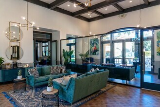 Villa Veneto at Palm Valley in San Jose, CA - Foto de edificio - Building Photo