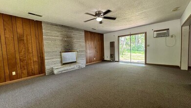 524 N Lucas St in Iowa City, IA - Building Photo - Building Photo