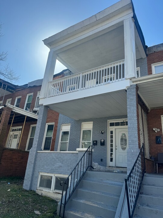 2448 Lakeview Ave, Unit 1 in Baltimore, MD - Foto de edificio