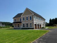 Farmview Estates in North Haven, CT - Foto de edificio - Building Photo