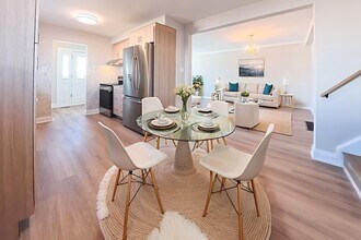 34 Rita Dr in Toronto, ON - Building Photo - Building Photo