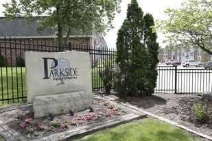 Parkside in Urbana, IL - Building Photo