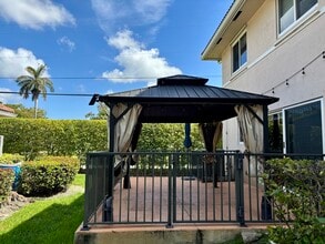 4901 Palm Garden Ln in Davie, FL - Building Photo - Building Photo