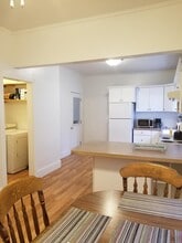 44 Wood St, Unit Unit2 in Lewiston, ME - Building Photo - Building Photo