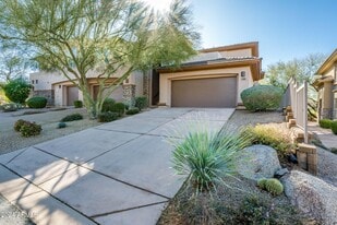 10260 E White Feather Ln in Scottsdale, AZ - Building Photo