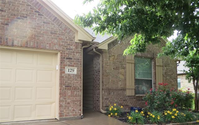 129 Sierra Dr in Waxahachie, TX - Building Photo