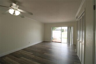13708 Orange Sunset Dr in Tampa, FL - Foto de edificio - Building Photo