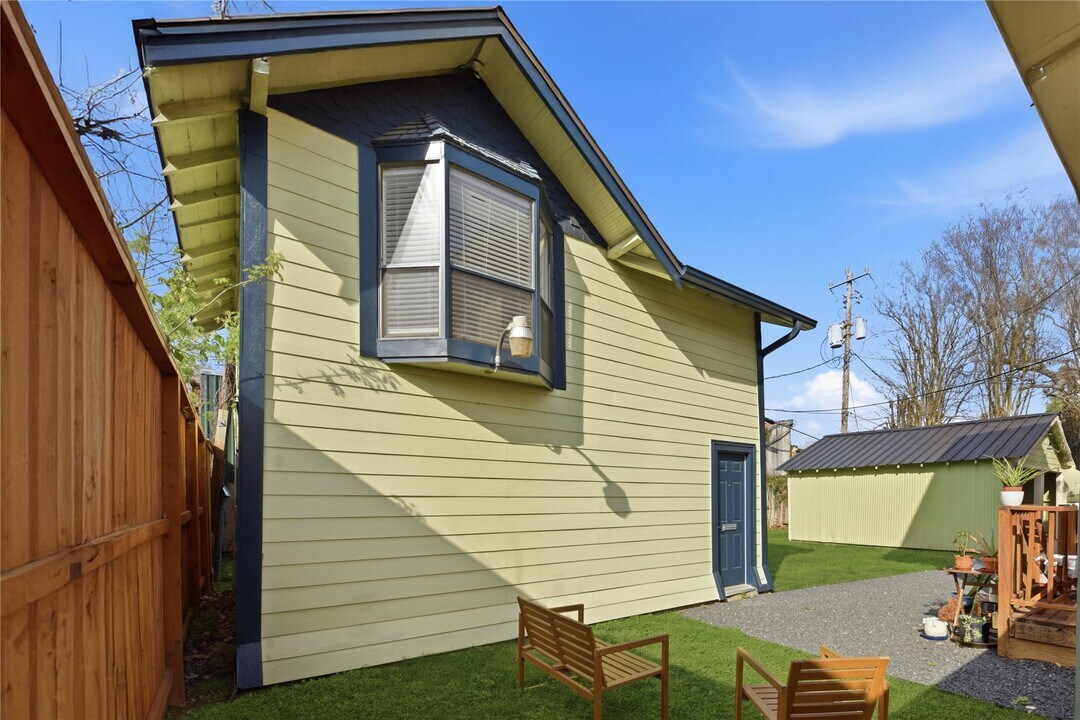 1516 Bonnie Brae St in Houston, TX - Building Photo