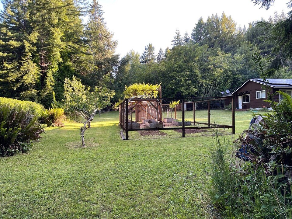 1770 Fox Farm Rd in Trinidad, CA - Building Photo