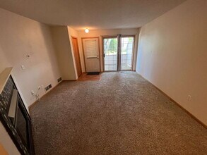 1049 Lovell Ln N in Roseville, MN - Building Photo - Building Photo