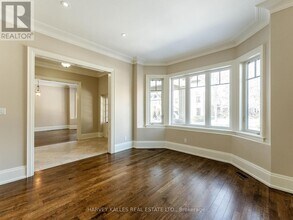 19 Alexandra Blvd in Toronto, ON - Building Photo - Building Photo