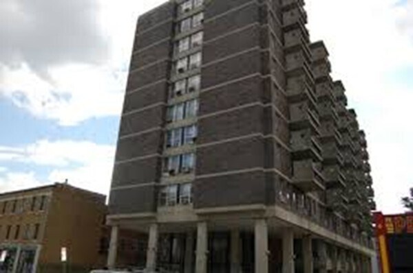 property at 863 Massachusetts Ave