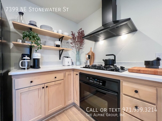 7399 NE Stonewater St in Hillsboro, OR - Foto de edificio - Building Photo