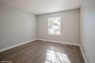 298 Pembridge Ln in Schaumburg, IL - Building Photo - Building Photo
