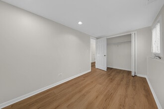 5080 Prairie Oak Rd in Gurnee, IL - Building Photo - Building Photo