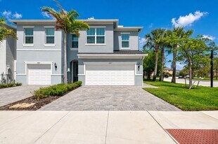 1887 SE Ocean Cove Way in Stuart, FL - Building Photo