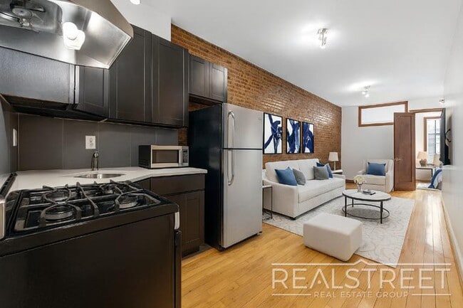 3 Bedroom near East Williamsburg with Priv