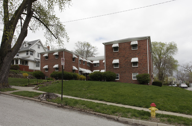 4704 Cass St in Omaha, NE - Foto de edificio - Building Photo