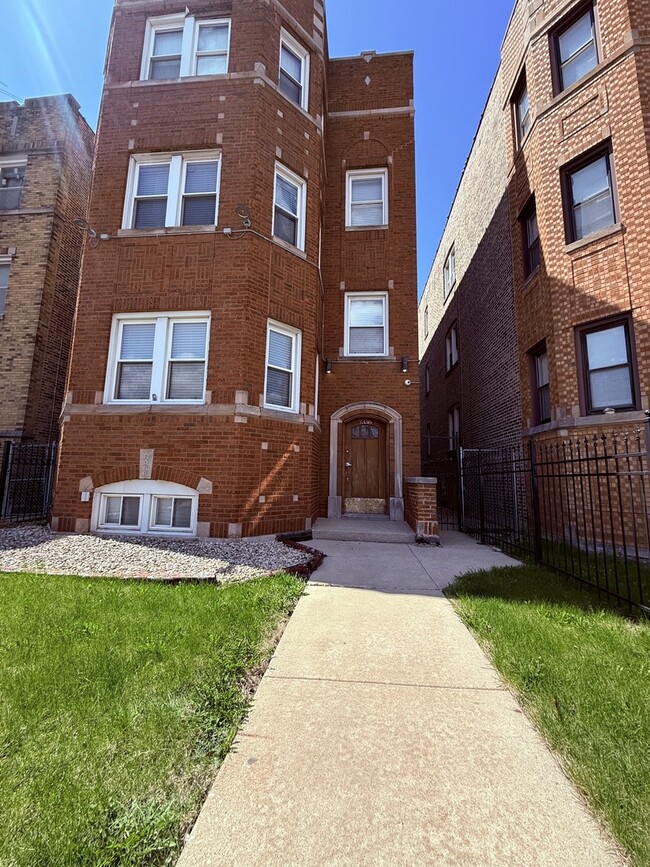 property at 7336 S Artesian Ave