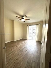 10 Aragon Ave in Coral Gables, FL - Building Photo - Building Photo