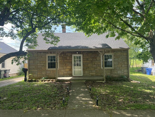 property at 706 Golfview Dr