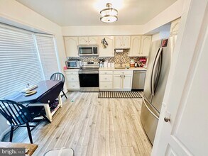 12010 Glen Alden Rd in Fairfax, VA - Building Photo - Building Photo