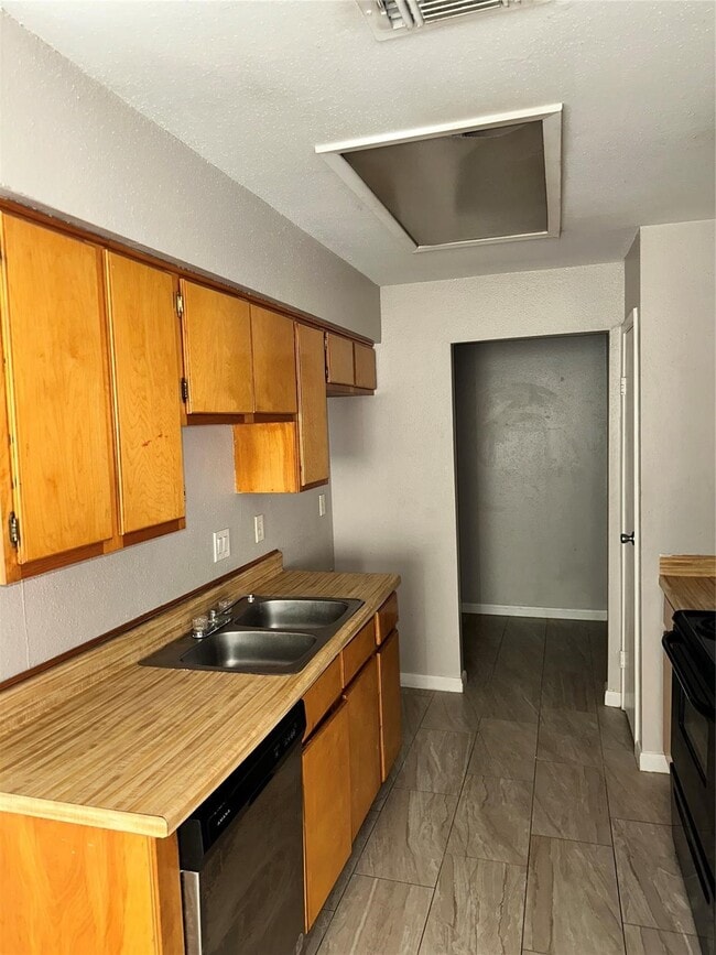 7514 Lemma Dr in Houston, TX - Building Photo - Building Photo