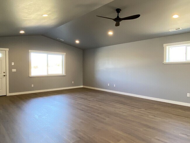 314 Dolly Ln in Dallesport, WA - Building Photo - Building Photo