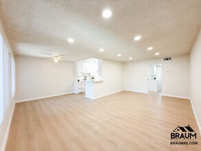 6041 Whitsett Ave in Los Angeles, CA - Building Photo - Building Photo