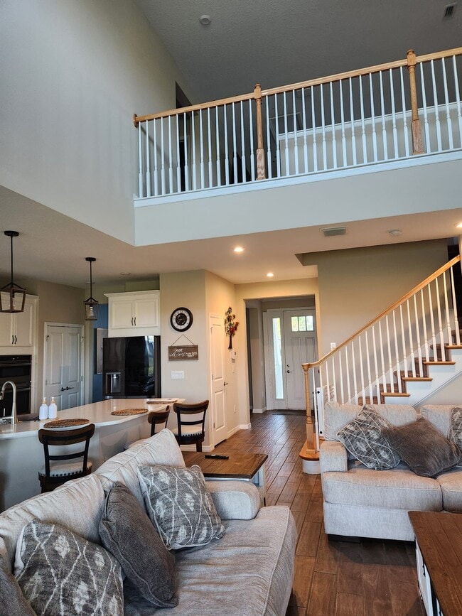 6331 Laurelcrest Gln in Palmetto, FL - Building Photo - Building Photo