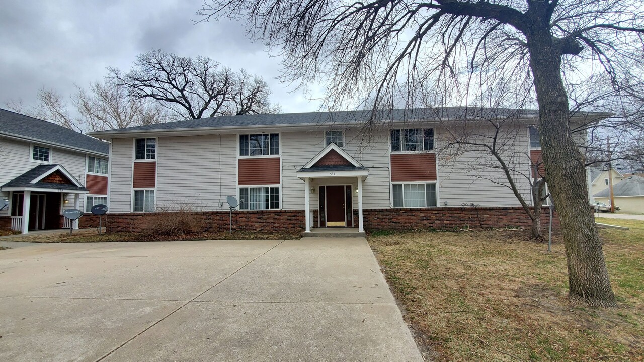 535 Oak St, Unit 3 in Valparaiso, NE - Building Photo