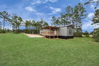 1556 Brown Rd in Willis, TX - Building Photo - Building Photo