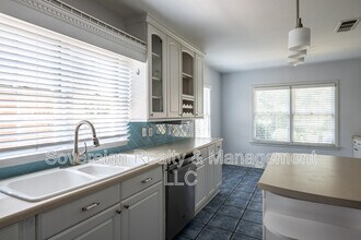 1205 Spring Valley Ln NE in Atlanta, GA - Building Photo - Building Photo