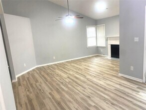 8055 S Bay Ct in Riverdale, GA - Building Photo - Building Photo