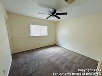 11911 Altamonte Oaks in San Antonio, TX - Foto de edificio - Building Photo