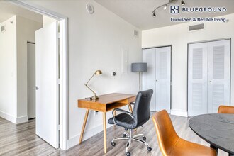 110 SW 12th St in Miami, FL - Building Photo - Building Photo