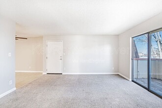 10211 Ura Ln in Denver, CO - Foto de edificio - Building Photo