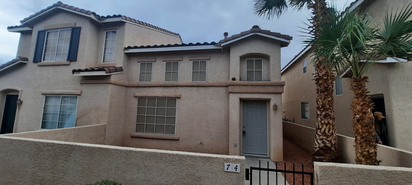 74 Belle Maison Ave in Las Vegas, NV - Building Photo