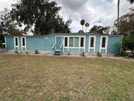 56315 Hickory Rd in Astor, FL - Building Photo