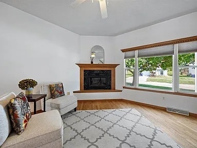 515 Potter St in Tiffin, IA - Foto de edificio - Building Photo