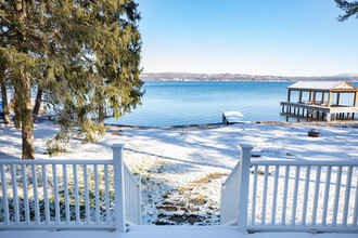 1916 W Lake Rd in Skaneateles, NY - Foto de edificio - Building Photo