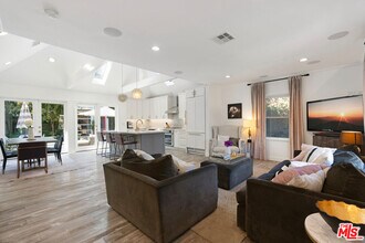 1551 S Ogden Dr in Los Angeles, CA - Building Photo - Building Photo