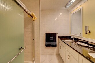 400 William Hilton Pkwy in Hilton Head Island, SC - Foto de edificio - Building Photo