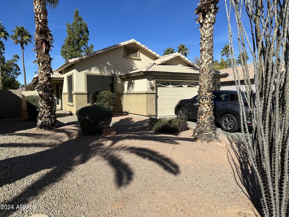 1900 S Oak St in Gilbert, AZ - Building Photo