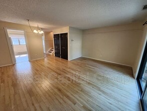 43 Point of Woods Dr in Albany, NY - Building Photo - Building Photo