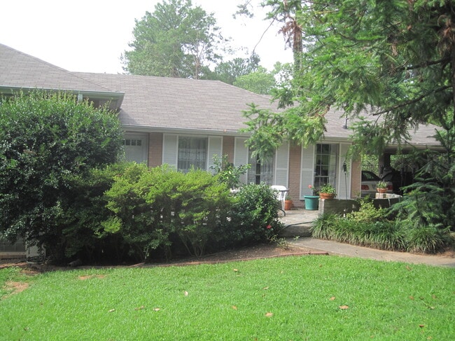 1526 Rainier Falls Dr NE in Atlanta, GA - Building Photo - Building Photo